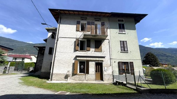 casa indipendente in vendita a Forcola