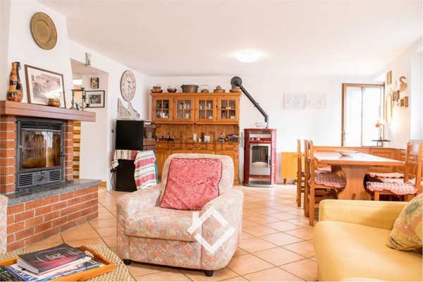 casa indipendente in vendita a Forcola