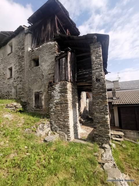 casa indipendente in vendita a Gerola Alta in zona Ravizze