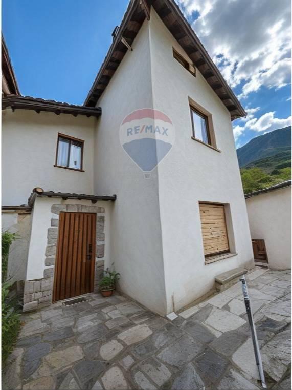 casa indipendente in vendita a Gordona