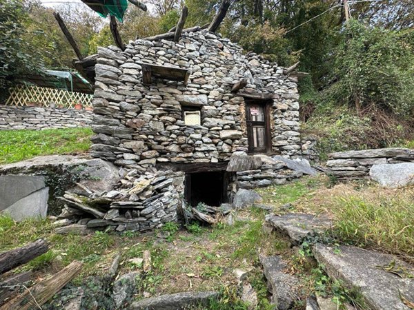 casa indipendente in vendita a Gordona