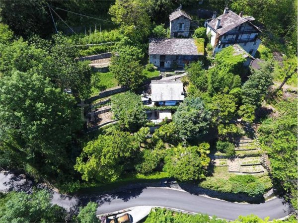casa indipendente in vendita a Gordona in zona Menarola