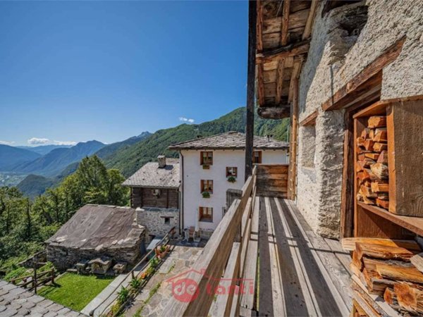 appartamento in vendita a Gordona in zona Menarola