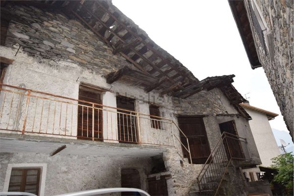 casa indipendente in vendita a Gordona