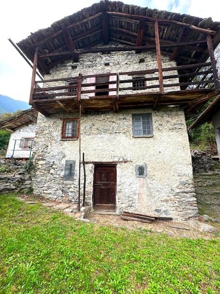 appartamento in vendita a Gordona in zona Menarola
