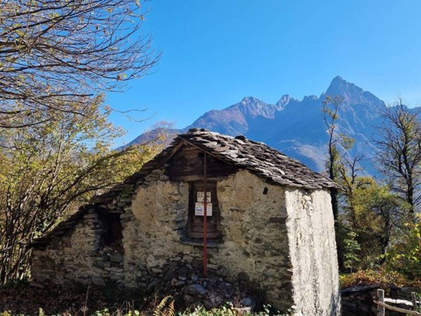 casa indipendente in vendita a Gordona in zona Menarola