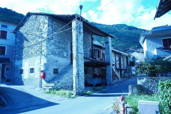 casale in vendita a Gordona in zona Menarola