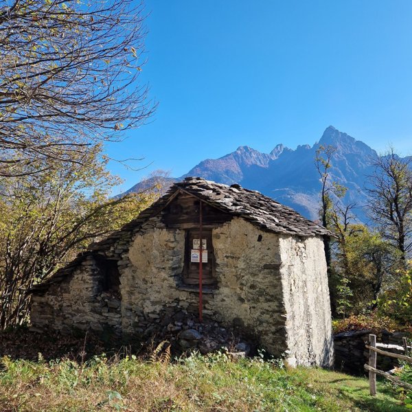 casale in vendita a Gordona in zona Menarola