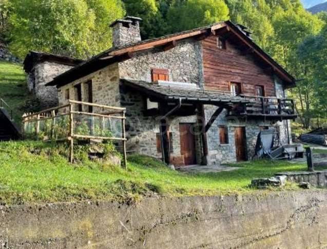 terreno edificabile in vendita a Grosio