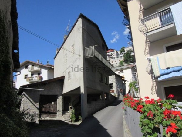 casa indipendente in vendita a Grosio in zona Ravoledo