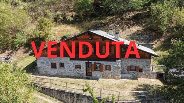 casa indipendente in vendita a Grosio in zona Ravoledo