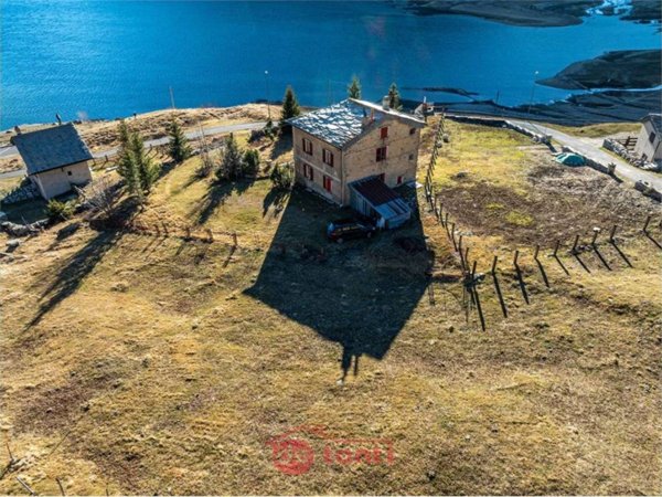 casa indipendente in vendita a Madesimo in zona Montespluga
