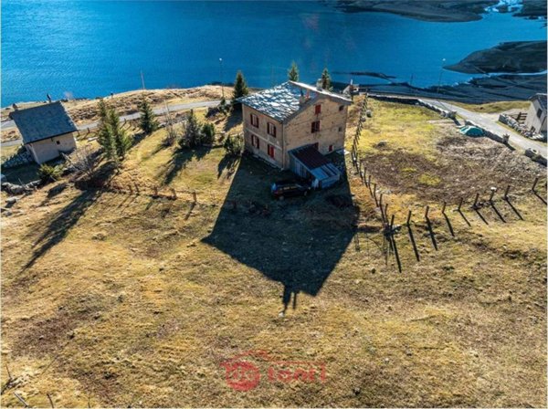 casa indipendente in vendita a Madesimo in zona Montespluga