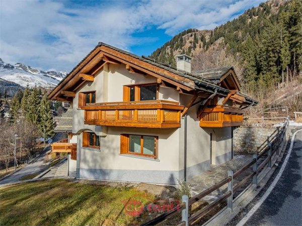 casa indipendente in vendita a Madesimo in zona Pianazzo