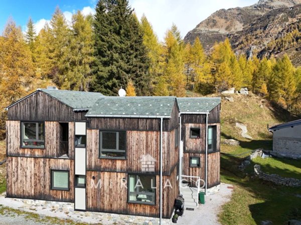 casa indipendente in vendita a Madesimo