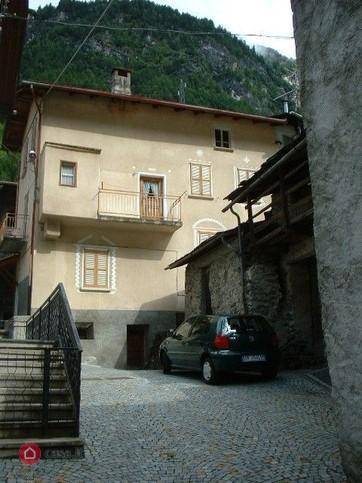 casa indipendente in vendita a Lanzada in zona Vetto