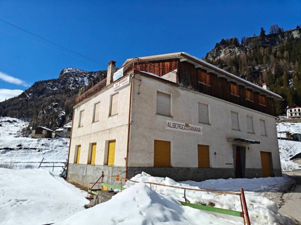 intera palazzina in vendita a Lanzada