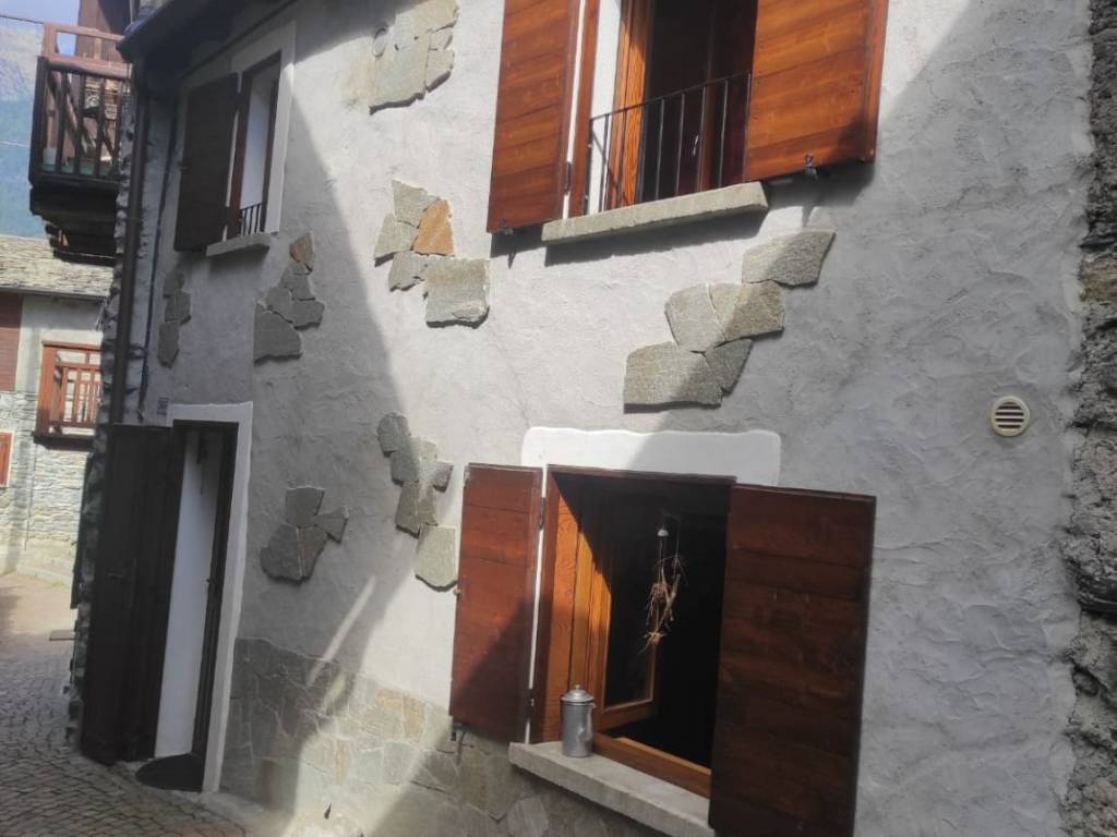appartamento in vendita a Lanzada in zona Moizi