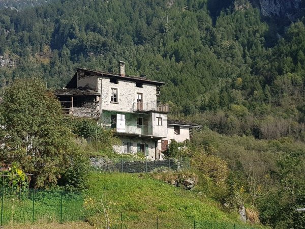 appartamento in vendita a Lanzada in zona Vetto