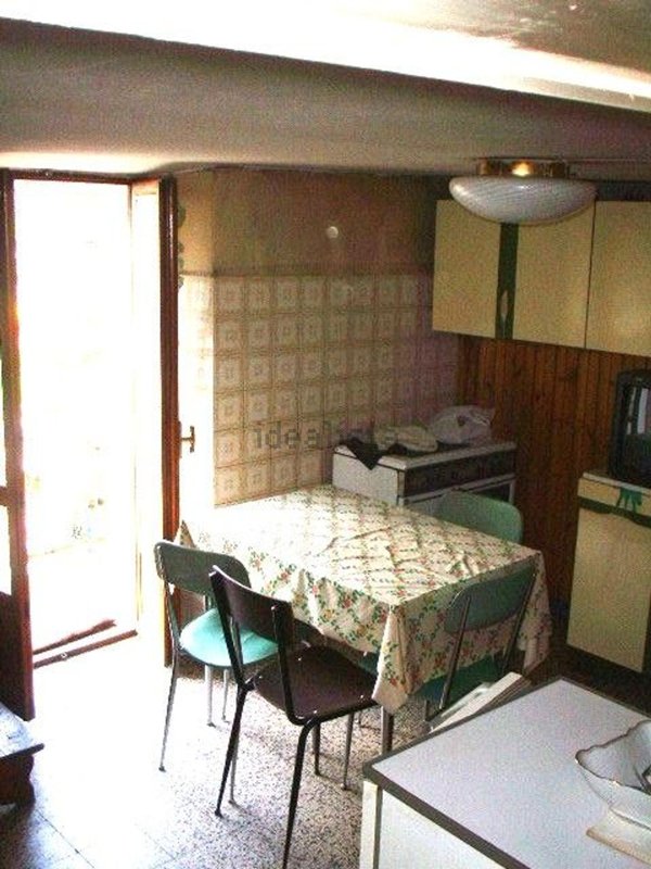 esavano in vendita a Lanzada in zona Tornadri