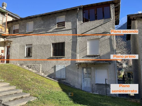 casa indipendente in vendita a Lanzada in zona Moizi