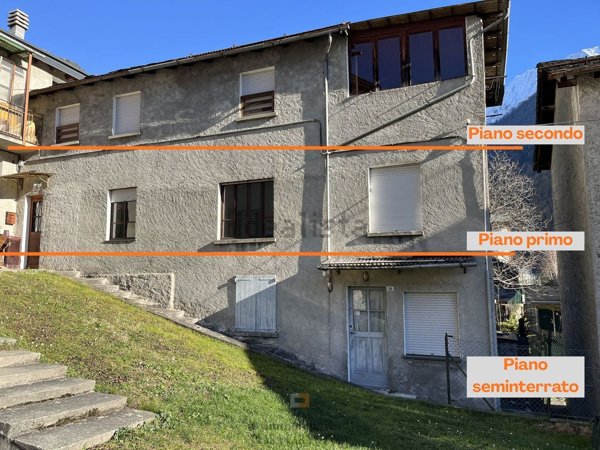 casa semindipendente in vendita a Lanzada in zona Moizi