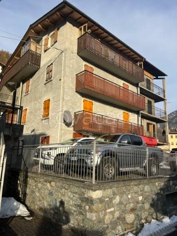 appartamento in vendita a Lanzada in zona Moizi