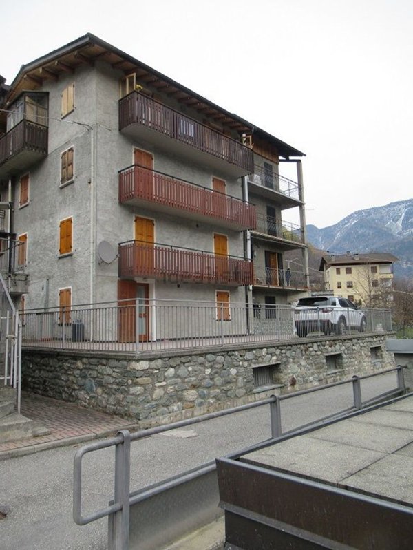 appartamento in vendita a Lanzada in zona Moizi