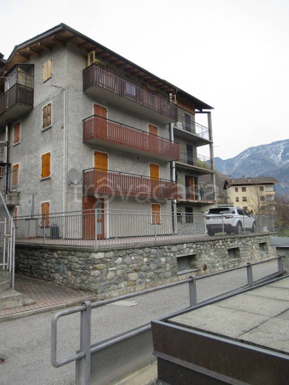 appartamento in vendita a Lanzada in zona Moizi