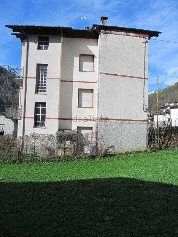 appartamento in vendita a Lanzada in zona Tornadri