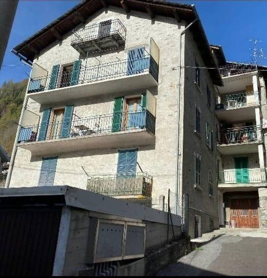 appartamento in vendita a Lanzada in zona Moizi