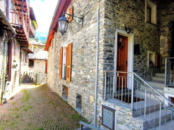 casa indipendente in vendita a Lanzada in zona Moizi