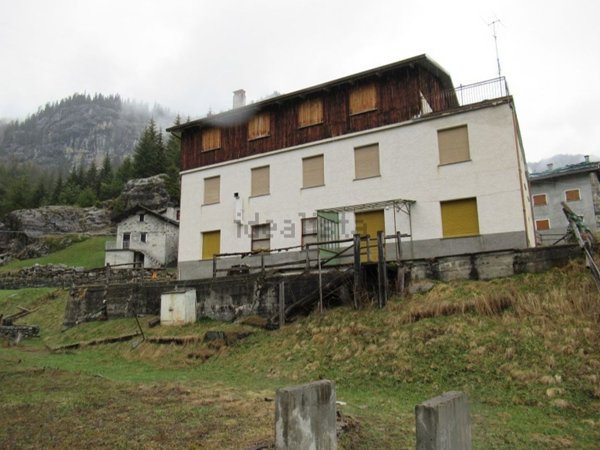 albergo in vendita a Lanzada