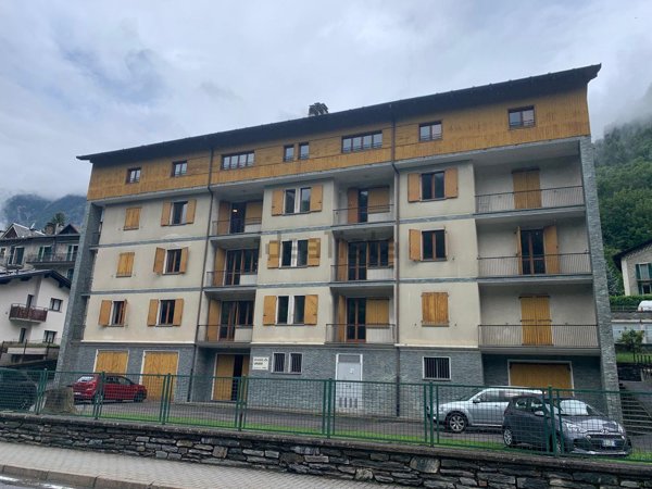 casa indipendente in vendita a Lanzada in zona Moizi