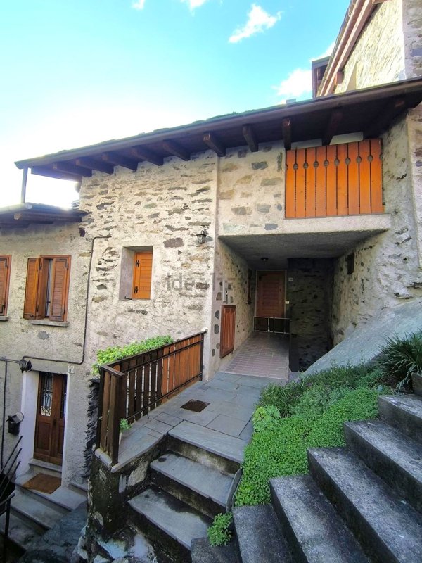 appartamento in vendita a Lanzada in zona Moizi