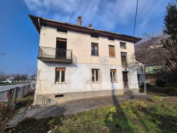 casa semindipendente in vendita a Mantello