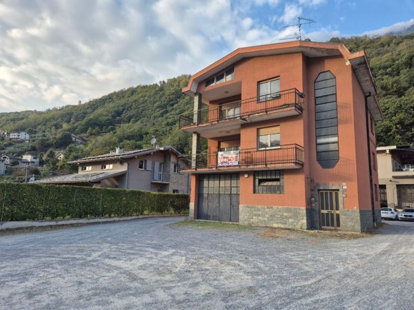 casa indipendente in vendita a Mantello
