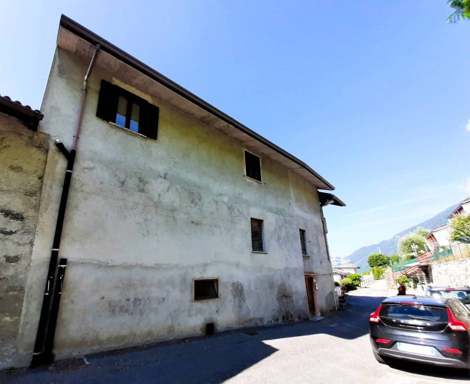 appartamento in vendita a Montagna in Valtellina