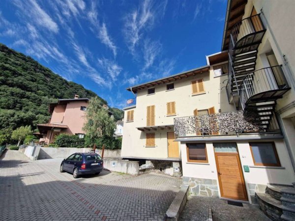 appartamento in vendita a Morbegno in zona Campovico