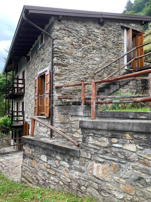 casa indipendente in vendita a Morbegno in zona Valle