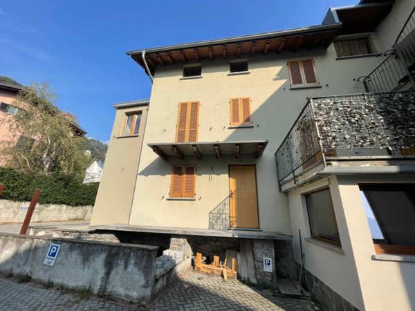 casa indipendente in vendita a Morbegno in zona Campovico