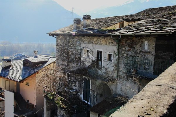appartamento in vendita a Morbegno in zona Campovico