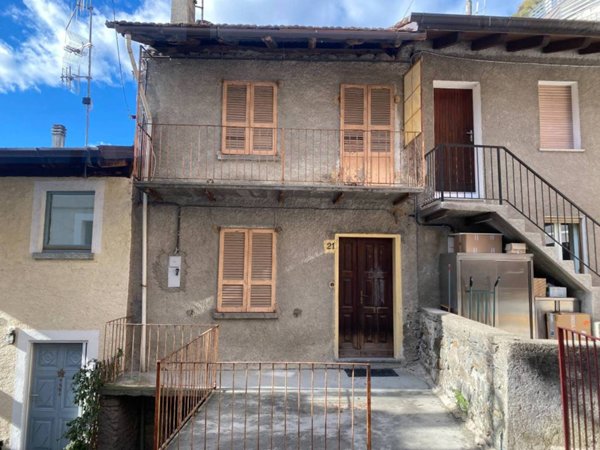 casa indipendente in vendita a Morbegno in zona Desco