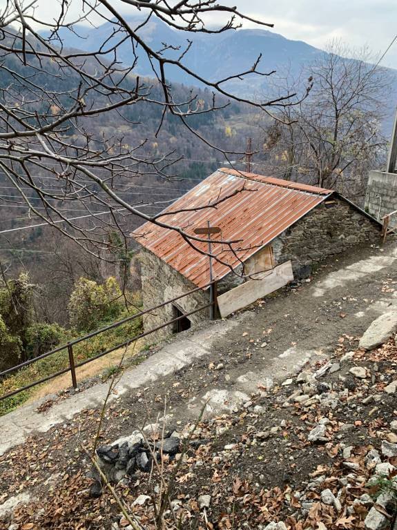 casa indipendente in vendita a Morbegno in zona Campoerbolo