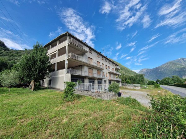 appartamento in vendita a Morbegno in zona Campovico