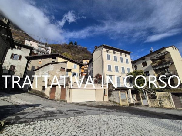 appartamento in vendita a Morbegno in zona Desco
