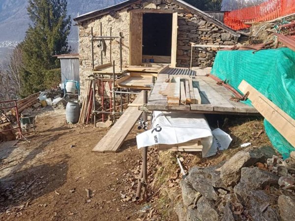 casa indipendente in vendita a Morbegno in zona Valle