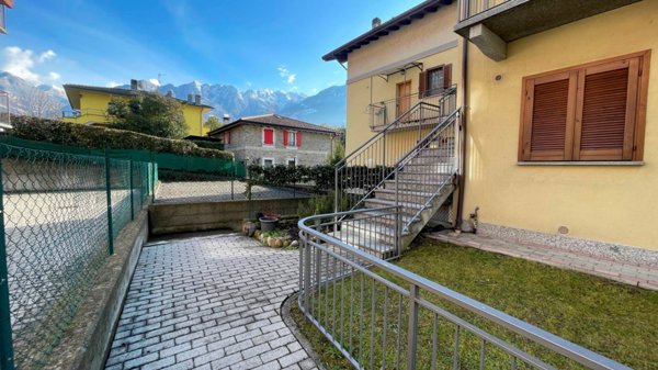 appartamento in vendita a Morbegno in zona Campovico
