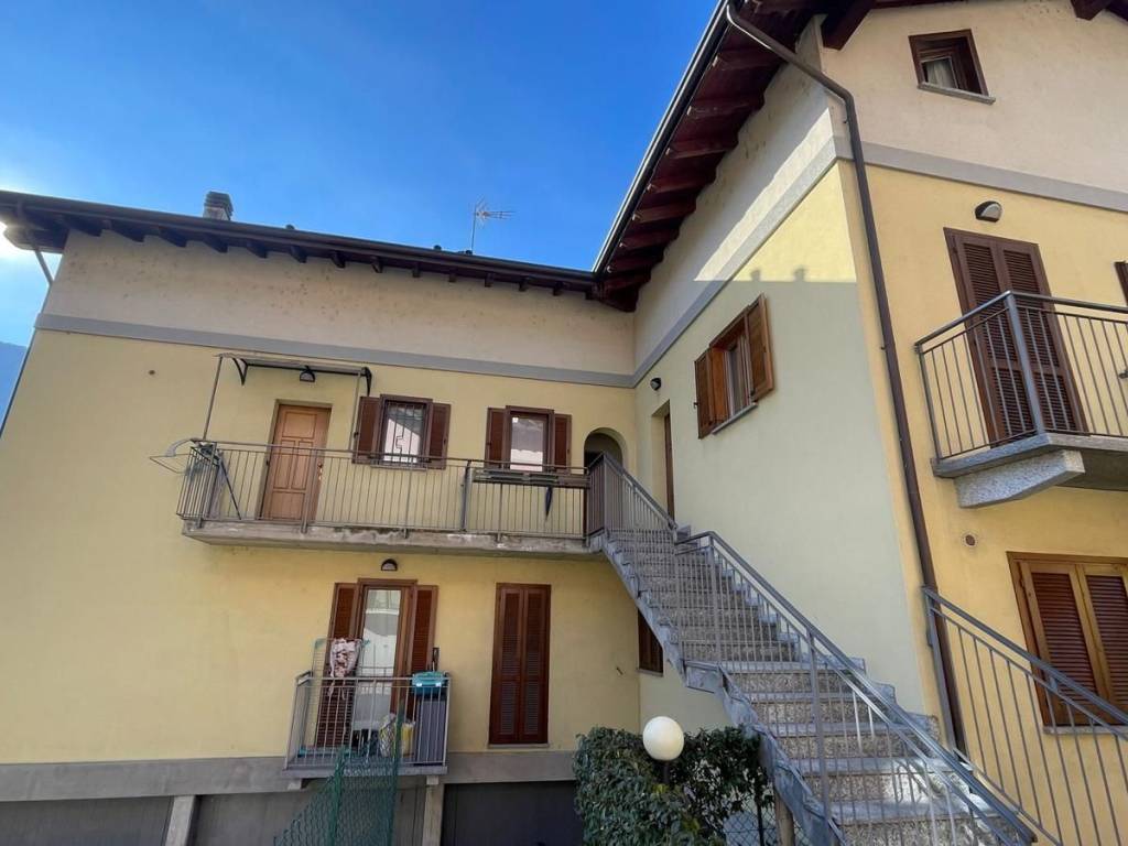 appartamento in vendita a Morbegno in zona Campovico