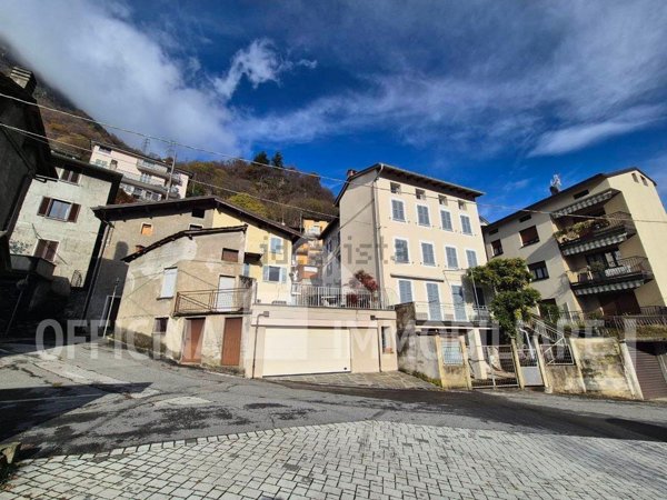 appartamento in vendita a Morbegno in zona Desco